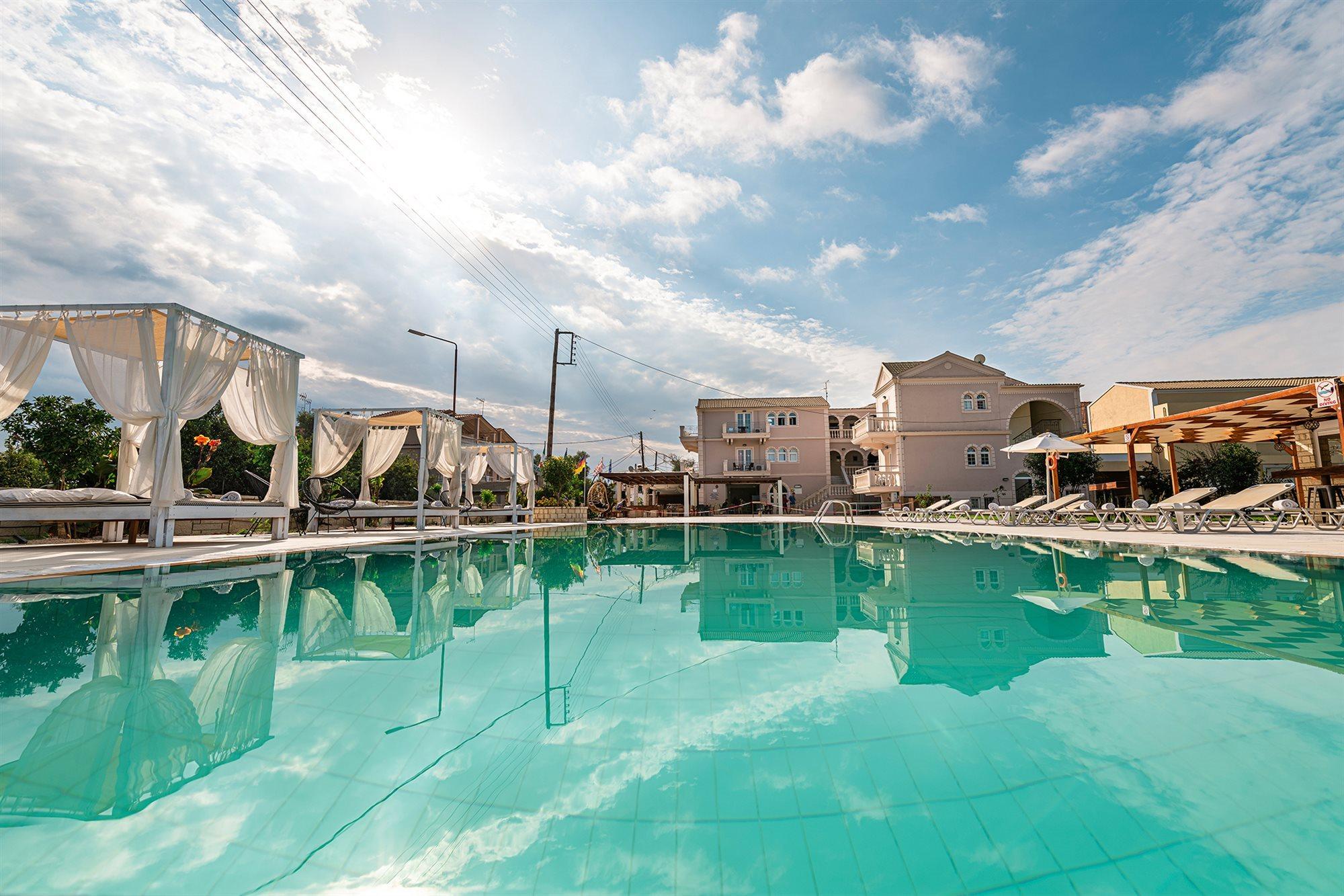 Ekati Hotel Kavos Bagian luar foto